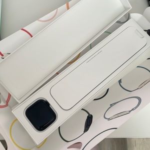 NEW Apple Watch SE 2nd midnight aluminum case